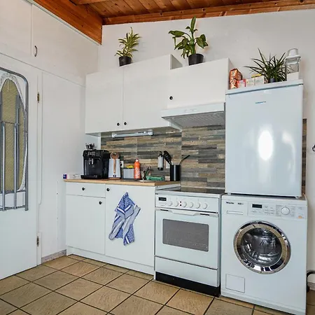 Solution-grischun, Parkplatz - Kueche- Waeschetrokner- Kaffee, Tee Homestay *