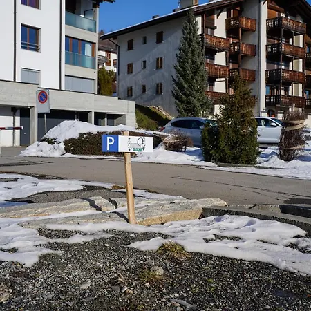 Solution-grischun, Parkplatz - Kueche- Waeschetrokner- Kaffee, Tee